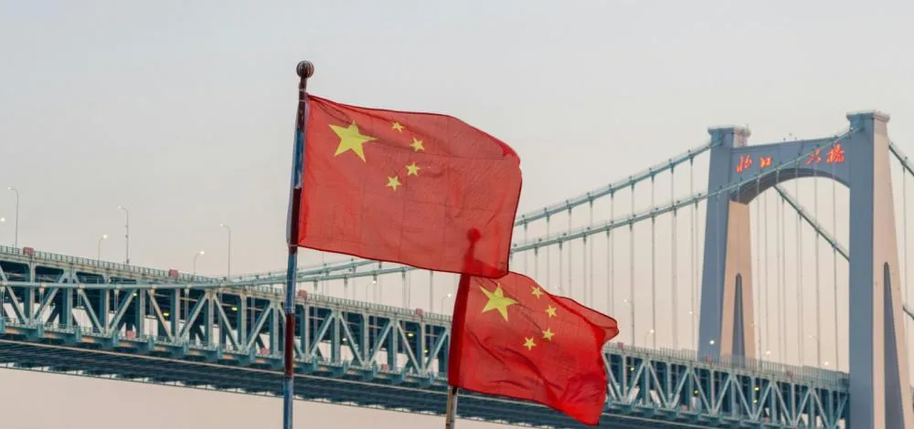 China pede que EUA parem de “se preparar para guerra” no espaço após anúncio de armas em órbita